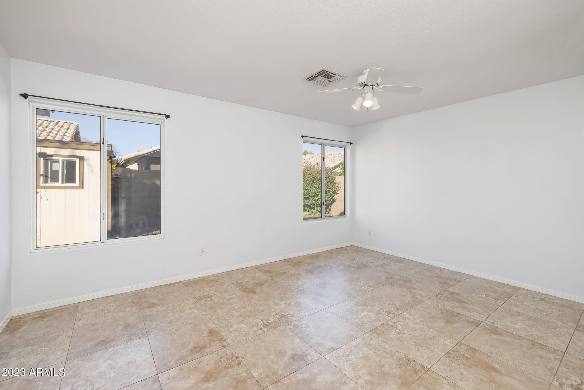 910 West Silver Creek Road Gilbert, AZ 85233 - Photo 11 of 23 Owner's Suite 2