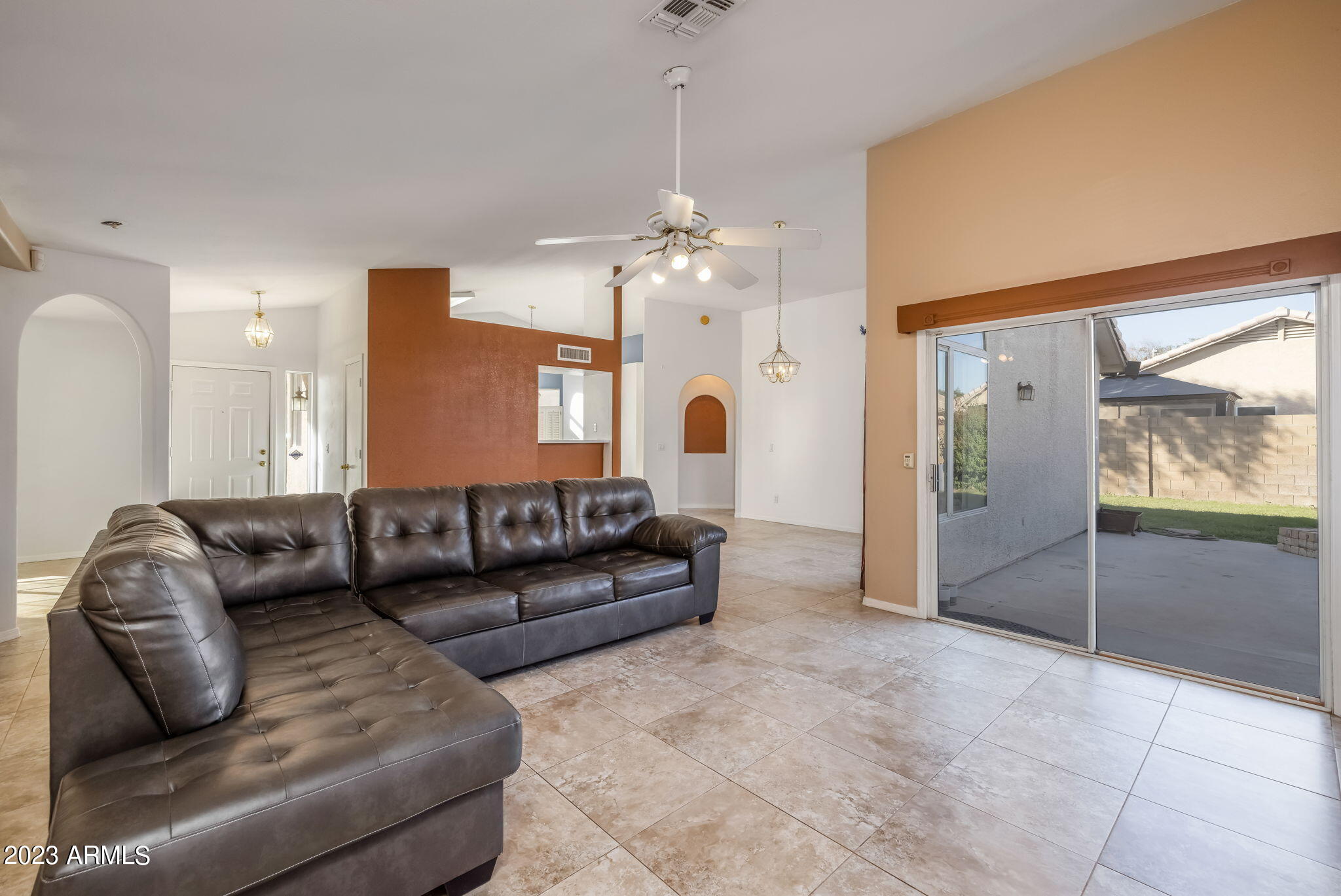 910 West Silver Creek Road Gilbert, AZ 85233 - Photo 8 of 23 Living Room 4
