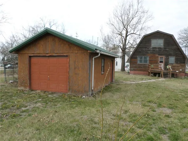 $49,500 | 200 South 1st Street, Lancaster, KS 66041