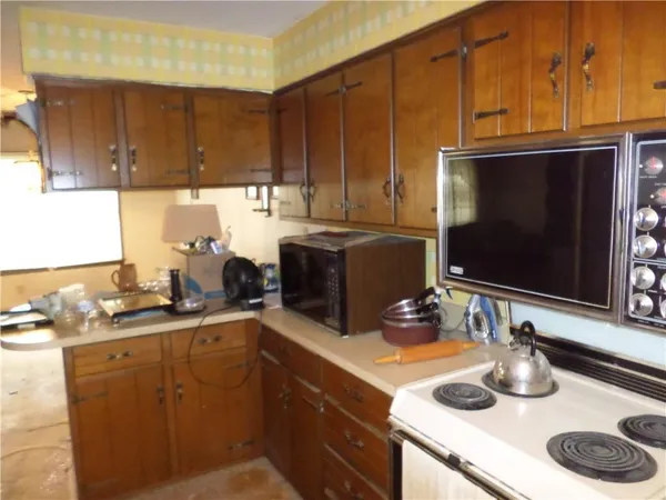 $49,500 | 200 South 1st Street, Lancaster, KS 66041