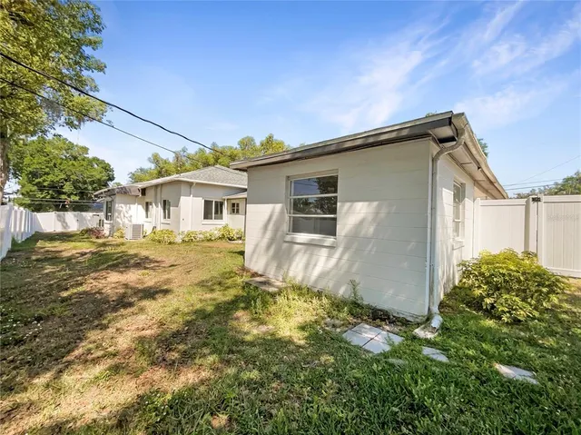 $325,000 | 370 East Waldo Street, Groveland, FL 34736