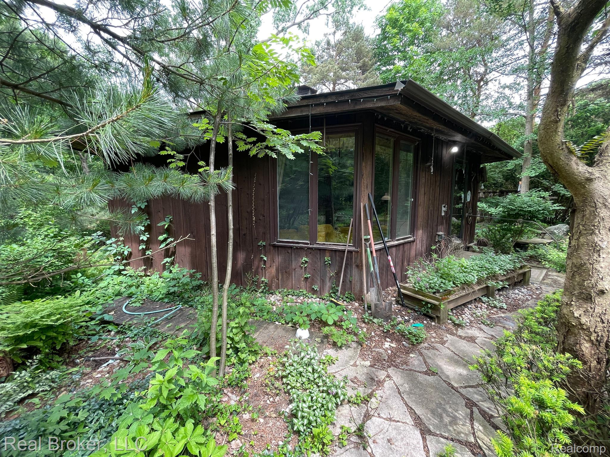 5465 Hadley Road Goodrich, MI 48438 - Photo 2 of 81 Gallery Image 2