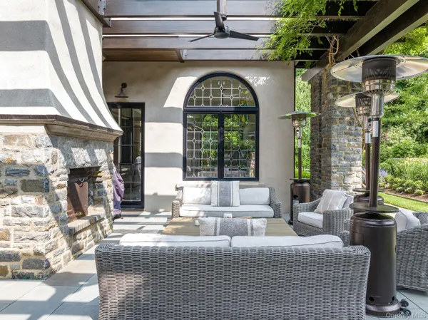 a house view with a outdoor space