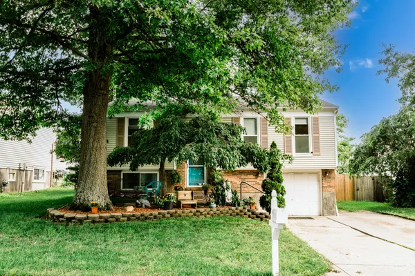 $275,000 | 1517 Woodside Drive, Florence, KY 41042