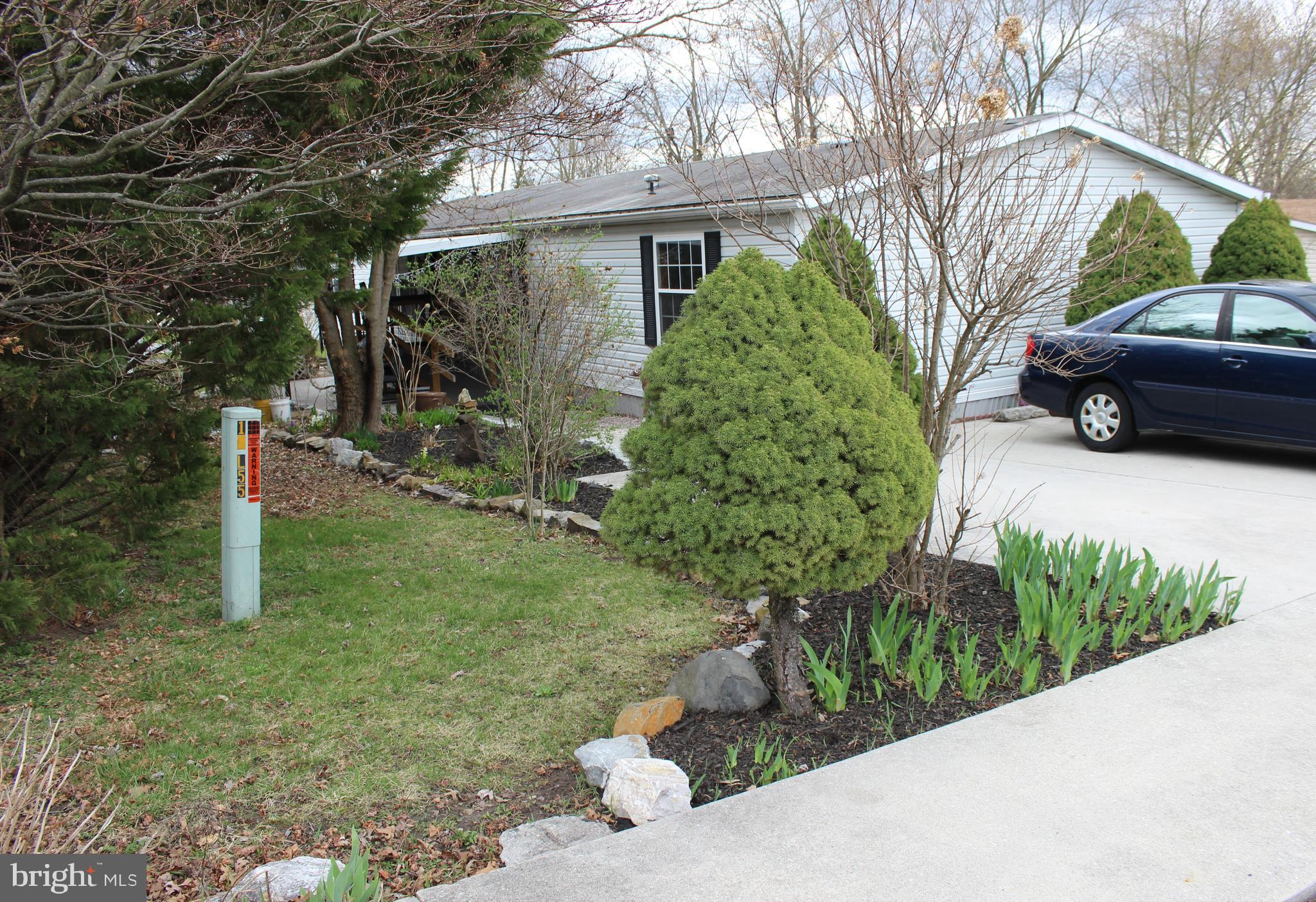 90 Knight Road, Unit 48 Gettysburg, PA 17325 - Photo 2 of 23 Driveway
