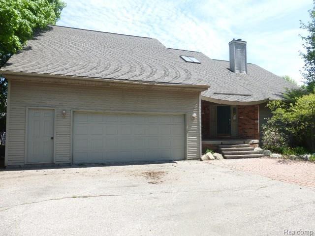 413 Joslyn Road Lake Orion, MI 48362 - Photo 1 of 24 2015-05-14 12.05