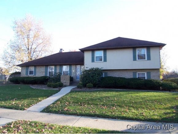 90 Pebble Beach Drive Springfield, IL 62704 - Photo 1 of 12 Gallery Image 1