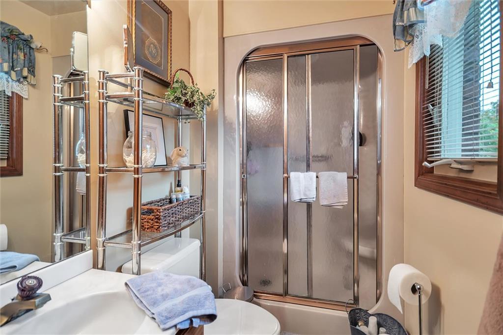 565 Harmony Road Pittsburgh, PA 15237 - Photo 15 of 25 Gallery Image 15