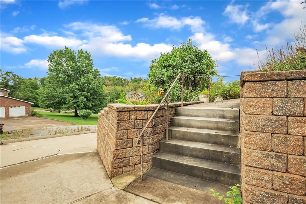 565 Harmony Road Pittsburgh, PA 15237 - Photo 4 of 25 Gallery Image 4