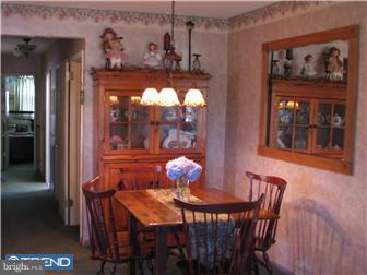 9943 Woodfern Road Philadelphia, PA 19115 - Photo 4 of 12 Dining Room