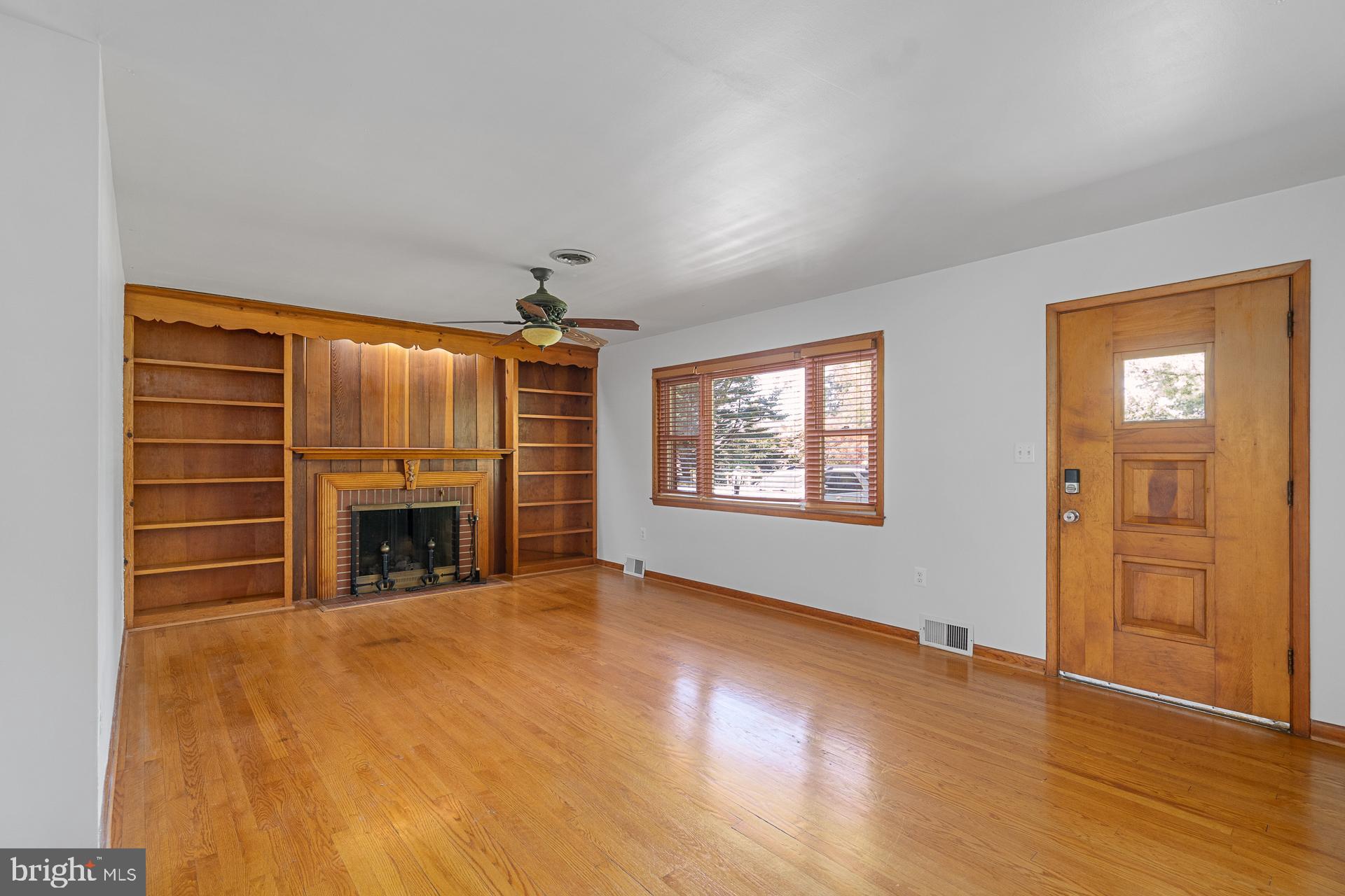 7927 Old Seventh Street Frederick, MD 21702 - Photo 4 of 33