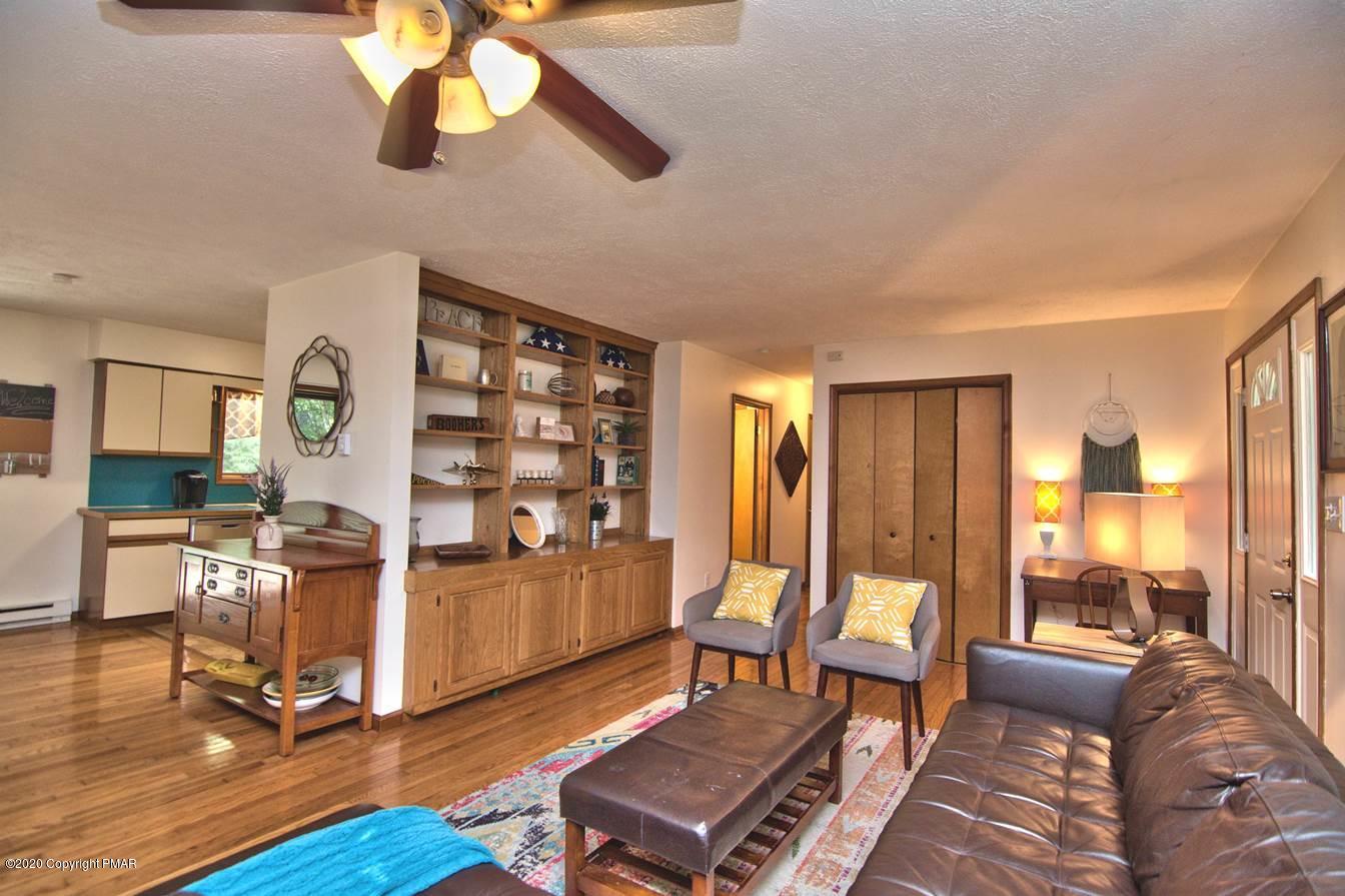 204 Leo Road Bartonsville, PA 18321 - Photo 16 of 43 Family Room Custom Built-ins