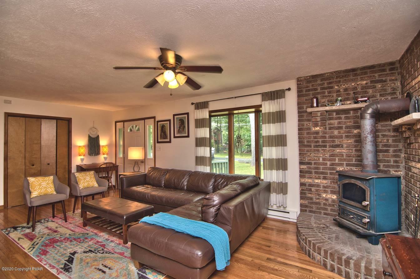 204 Leo Road Bartonsville, PA 18321 - Photo 19 of 43 Family Room
