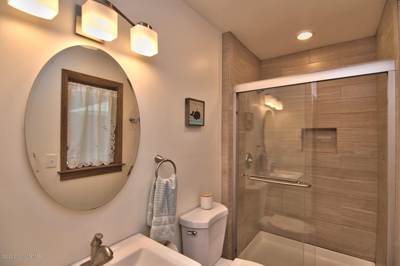 204 Leo Road Bartonsville, PA 18321 - Photo 24 of 43 Master Bath