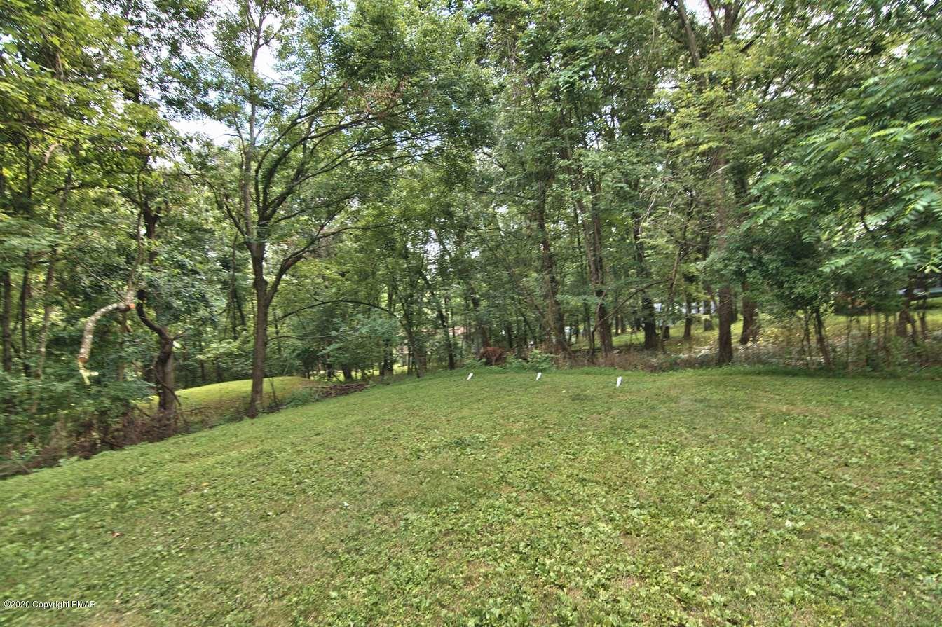 204 Leo Road Bartonsville, PA 18321 - Photo 42 of 43 Yard