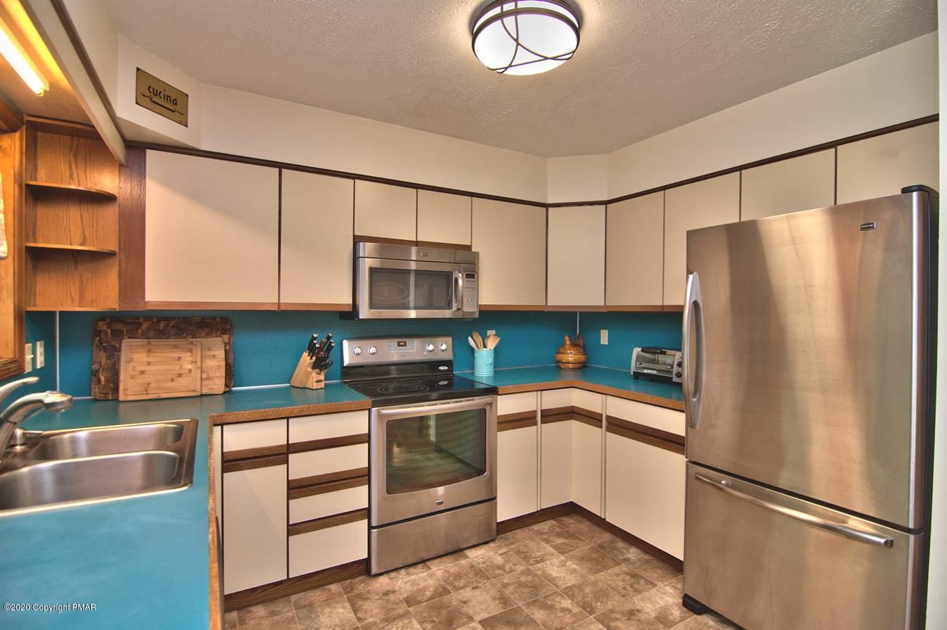204 Leo Road Bartonsville, PA 18321 - Photo 6 of 43 Kitchen