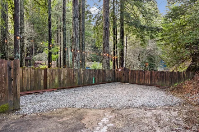 $599,000 | 16190 Fern Way, Guerneville, CA 95446