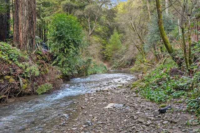 $599,000 | 16190 Fern Way, Guerneville, CA 95446