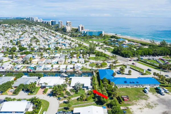 $719,000 | 18 Aqua Ra Drive, Jensen Beach, FL 34957