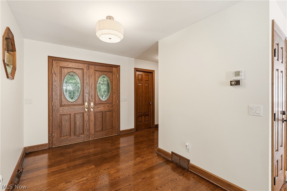 5360 Som Center Road Solon, OH 44139 - Photo 3 of 40