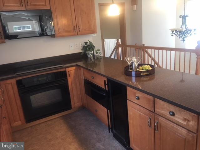 20824 Bell Bluff Road Gaithersburg, MD 20882 - Photo 8 of 29 Kitchen
