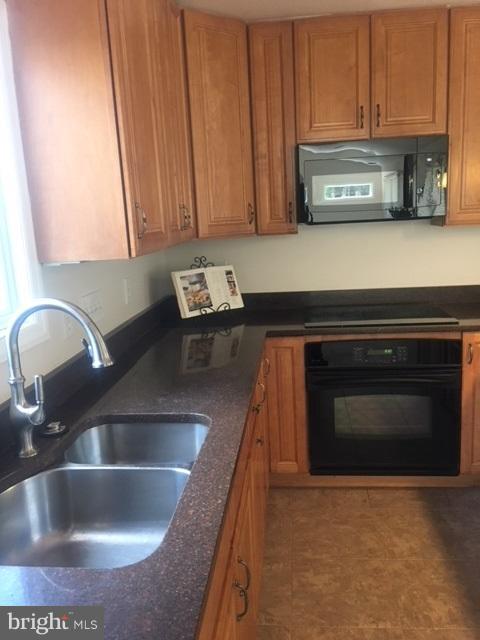 20824 Bell Bluff Road Gaithersburg, MD 20882 - Photo 9 of 29 Kitchen