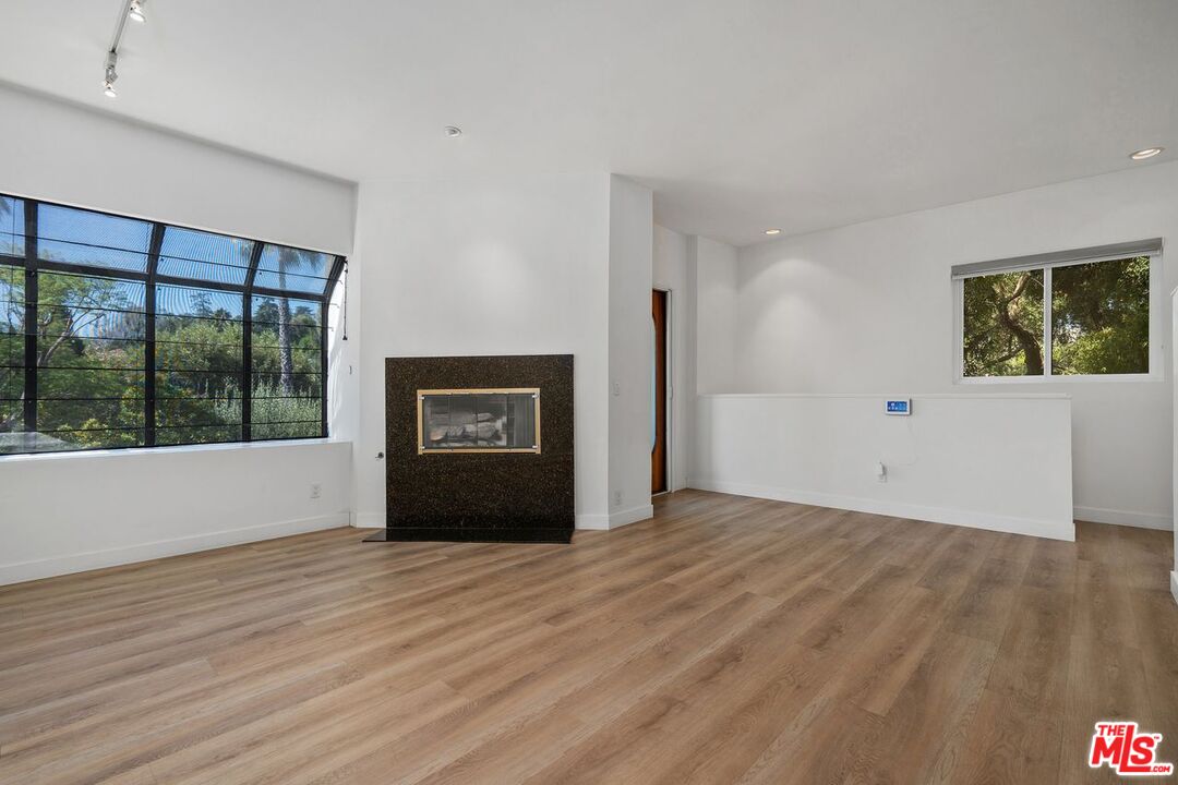 3023 Berkeley Avenue, Unit 8 Los Angeles, CA 90026 - Photo 7 of 38