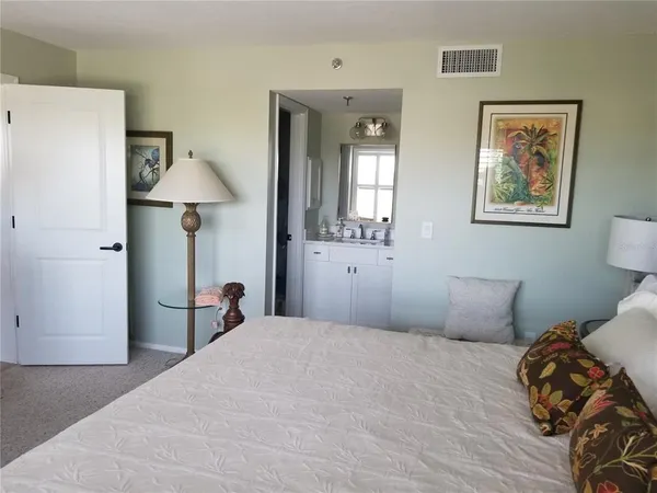 $6,500 | 1001 Benjamin Franklin Drive, Unit 505, Sarasota, FL 34236