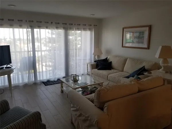 $6,500 | 1001 Benjamin Franklin Drive, Unit 505, Sarasota, FL 34236