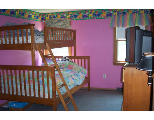 142 Larson Road Stoughton, MA 02072 - Photo 8 of 18 Gallery Image 8