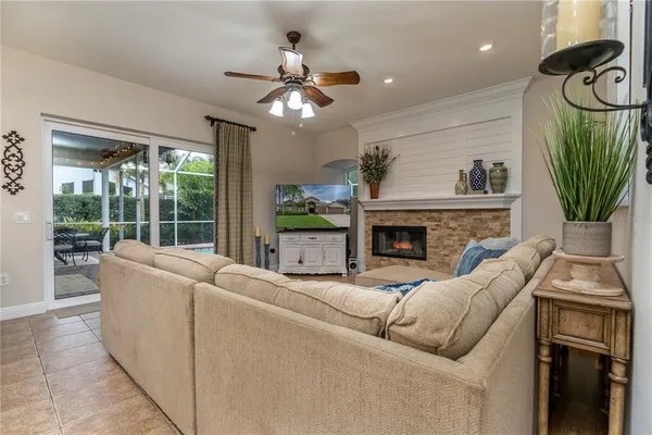 $4,300 | 3829 Spruce Pine Drive, Valrico, FL 33596