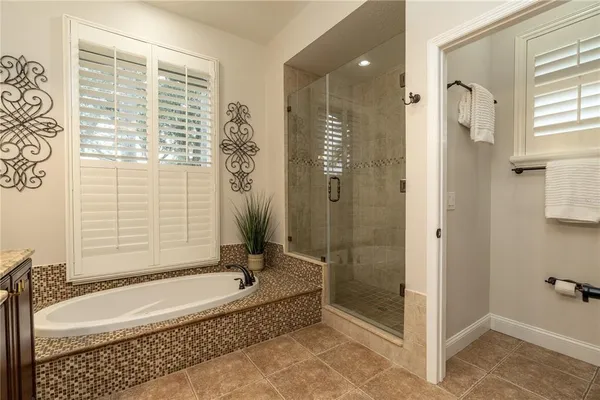 $4,300 | 3829 Spruce Pine Drive, Valrico, FL 33596