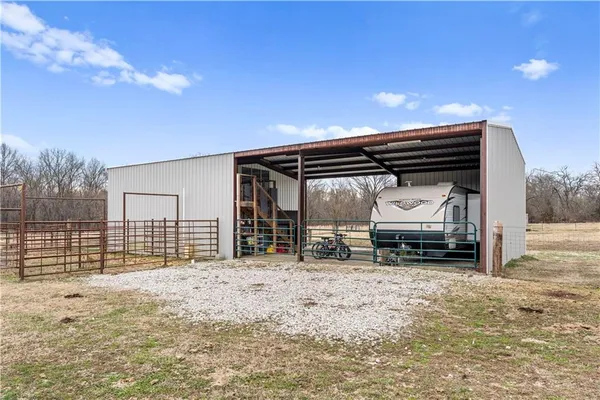 $425,000 | 13103 Tyree Road, Moundville, MO 64771