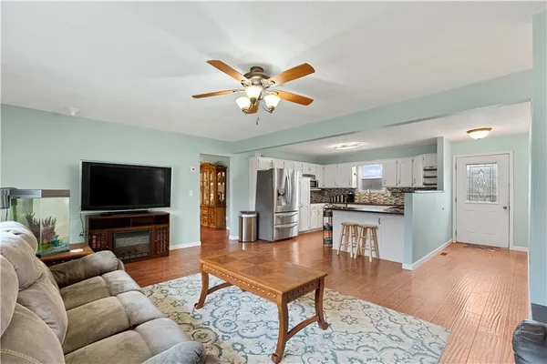 $425,000 | 13103 Tyree Road, Moundville, MO 64771