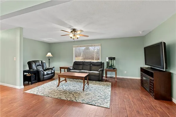 $425,000 | 13103 Tyree Road, Moundville, MO 64771