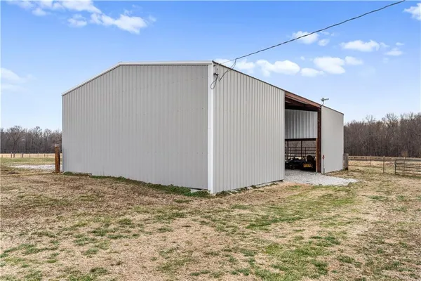 $425,000 | 13103 Tyree Road, Moundville, MO 64771