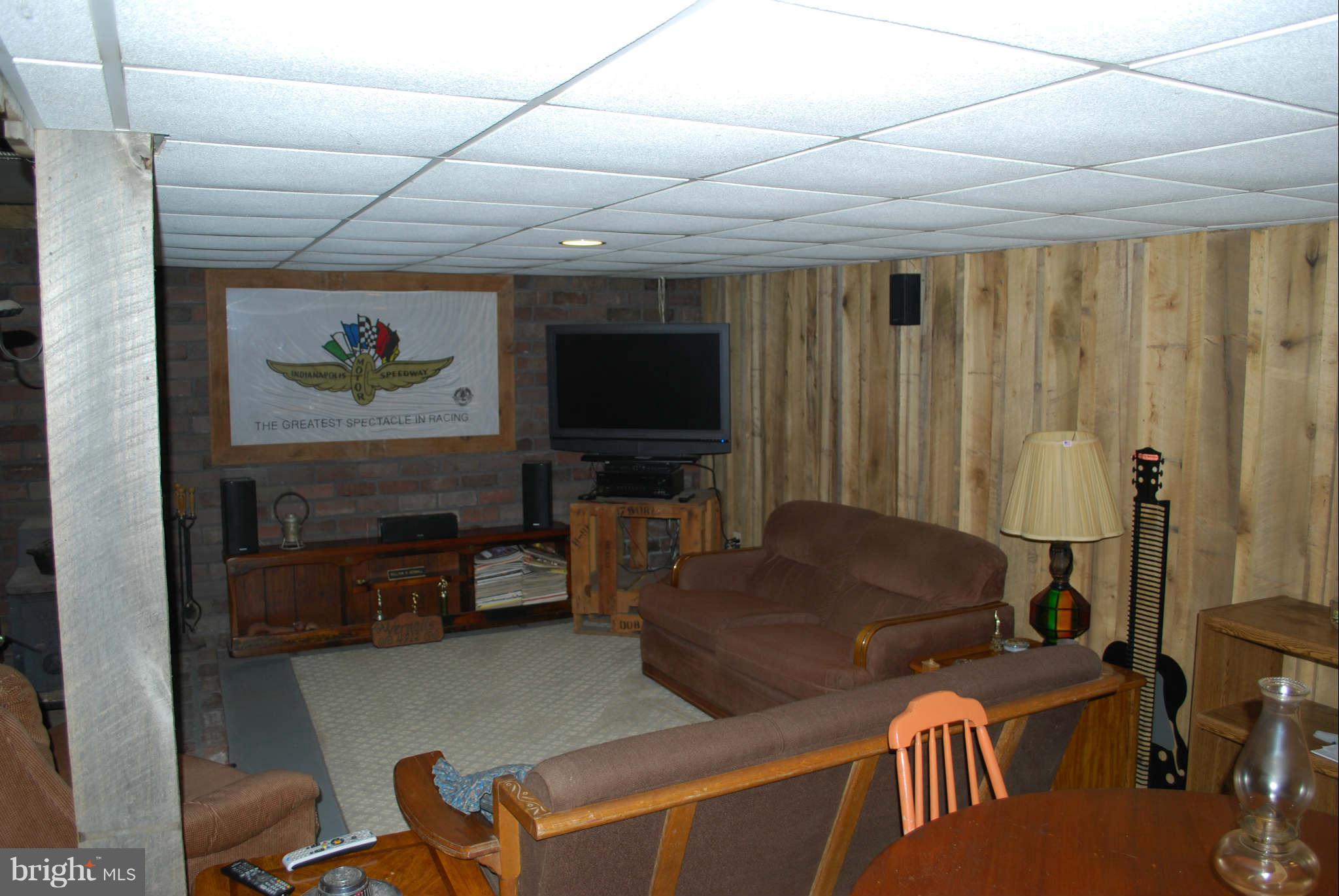 4912 Roller Road Manchester, MD 21102 - Photo 12 of 20 Family Room