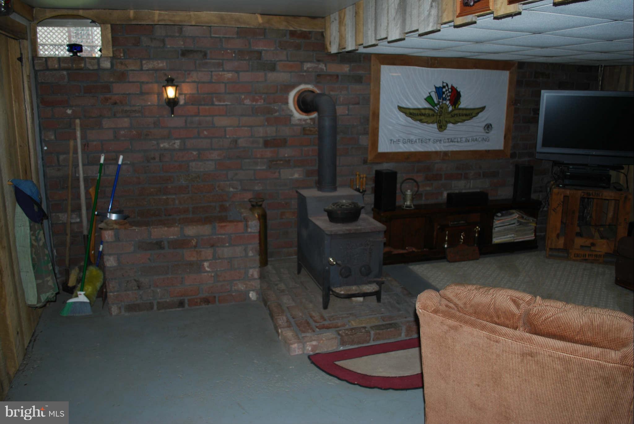 4912 Roller Road Manchester, MD 21102 - Photo 14 of 20 Family Room