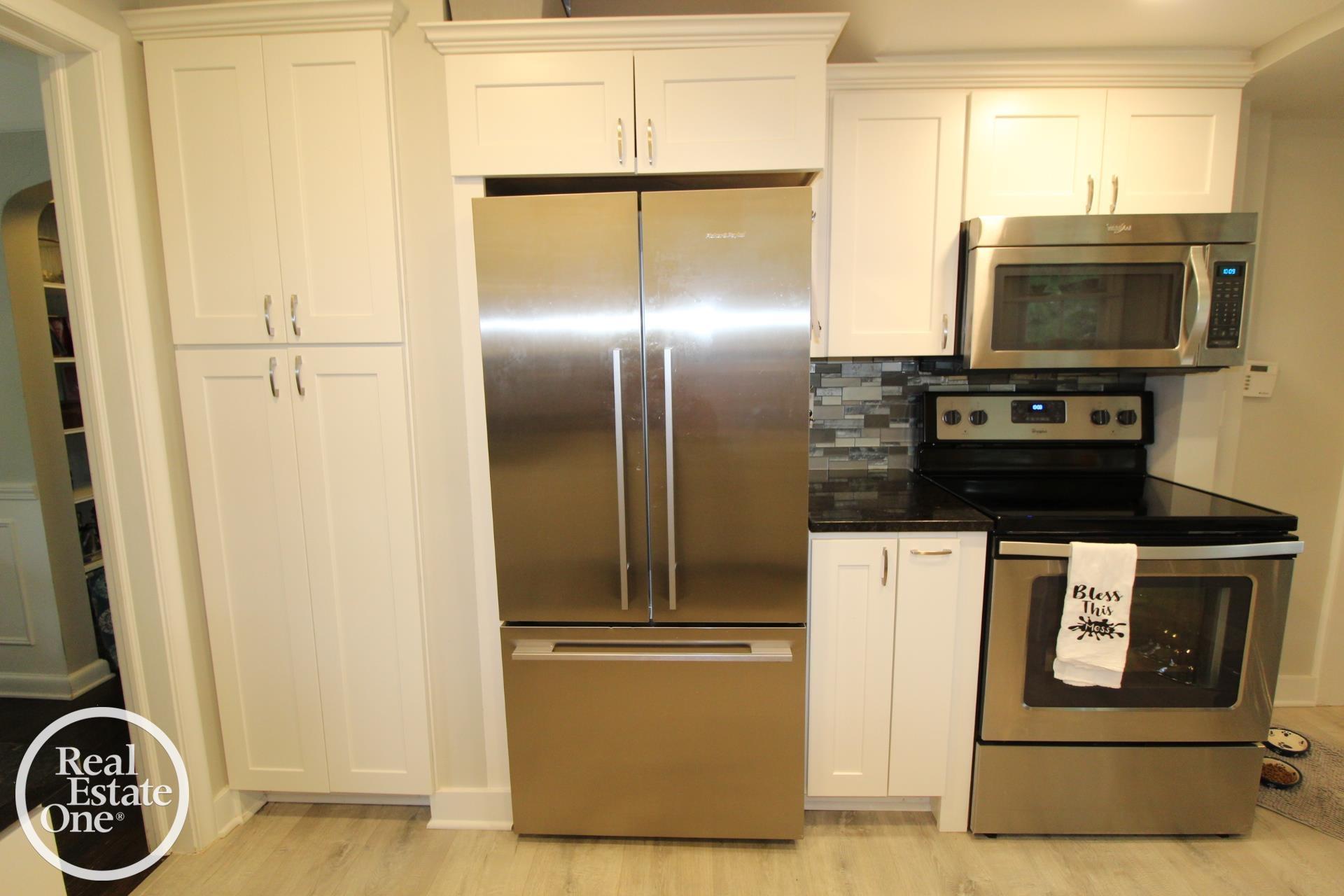 1337 Bishop Road Grosse Pointe, MI 48230 - Photo 10 of 52 50180881-2db7d76d-771c-464b-bd48-09ae02f7d219.JPG