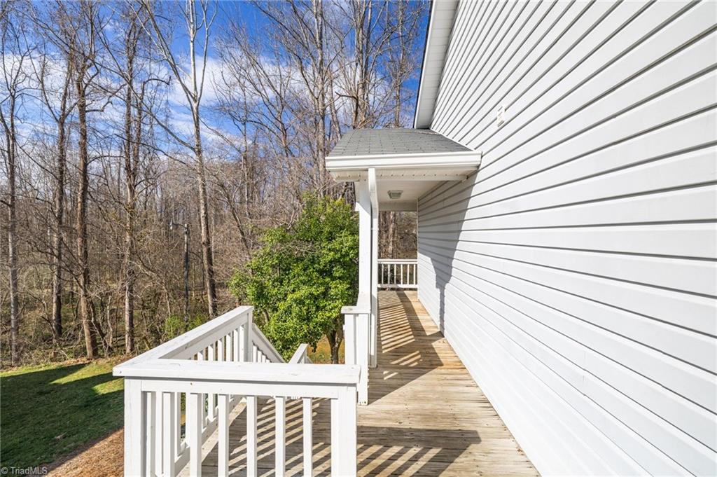 630 Balfour Road Winston-Salem, NC 27104 - Photo 4 of 32