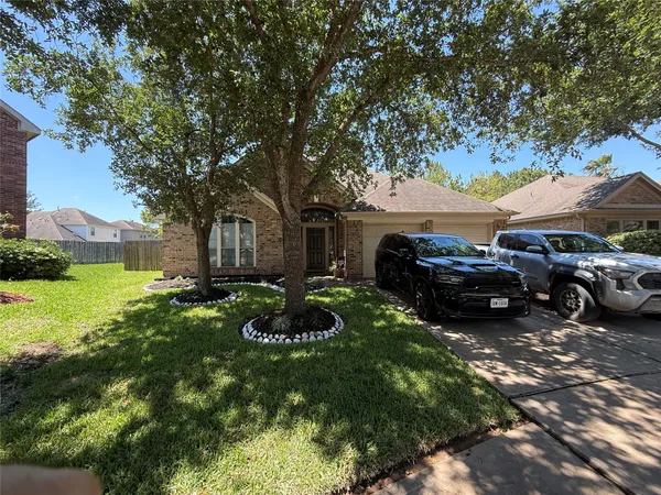 $2,250 | 7418 Lakesage Lane, Richmond, TX 77407