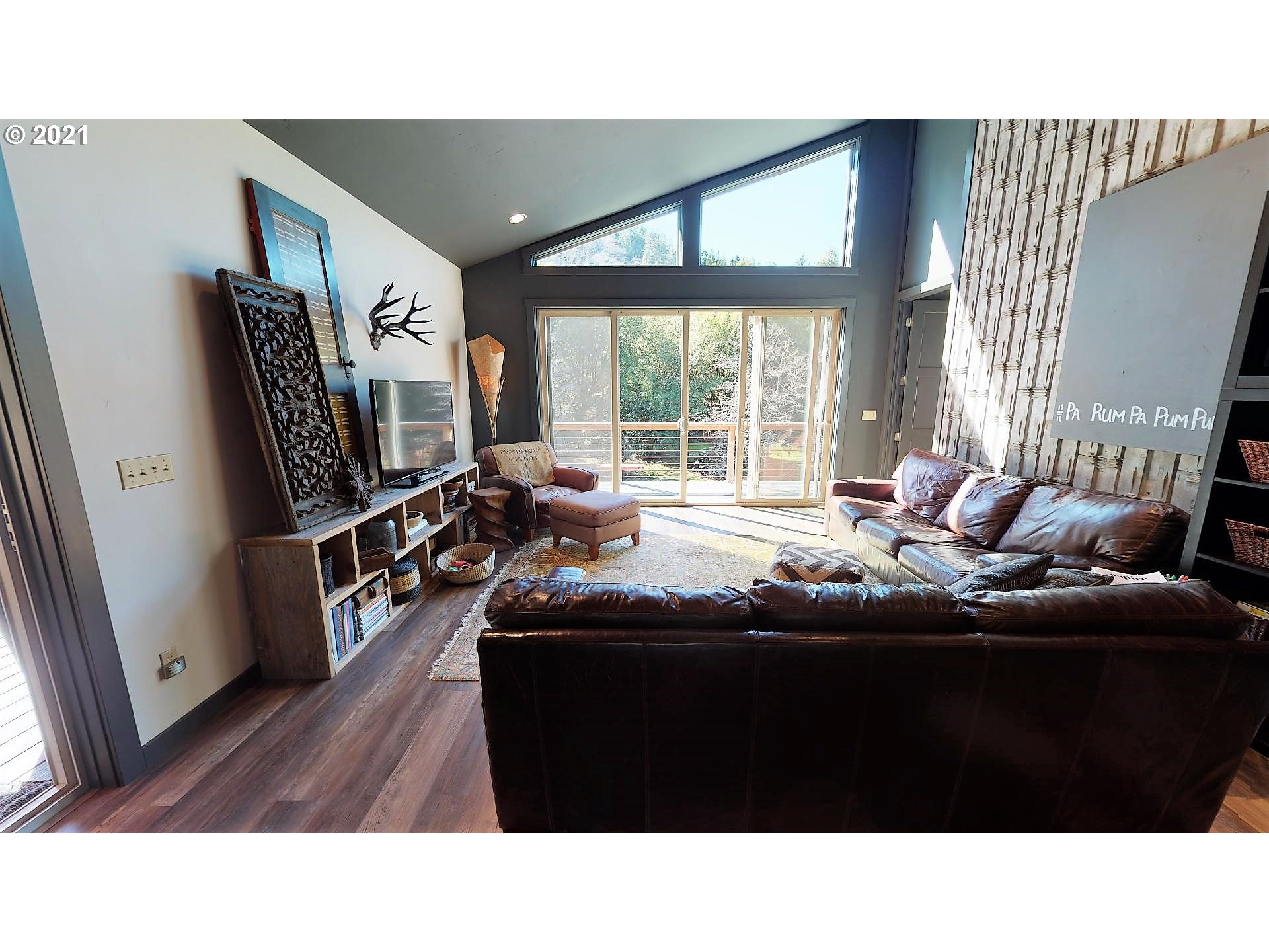 95790 Saunders Creek Road Gold Beach, OR 97444 - Photo 3 of 32 Gallery Image 3