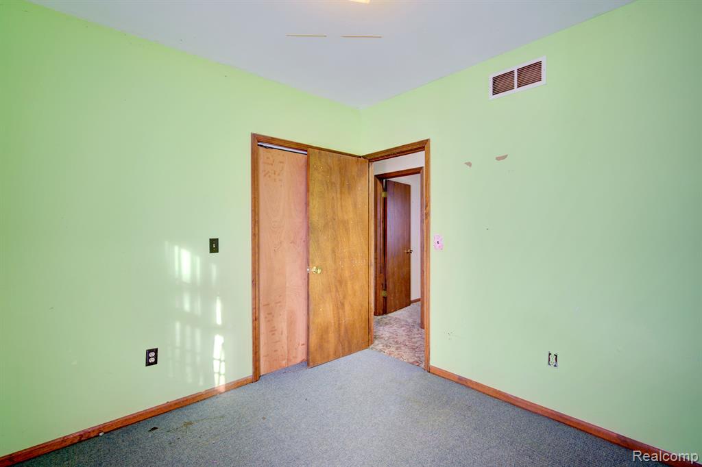 5396 East Atherton Road Burton, MI 48519 - Photo 35 of 59