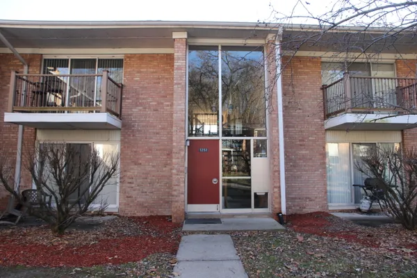 $1,800 | 1257 Island Drive, Unit 203, Ann Arbor, MI 48105