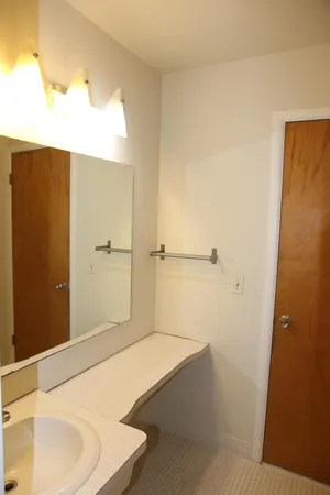 $1,800 | 1257 Island Drive, Unit 203, Ann Arbor, MI 48105