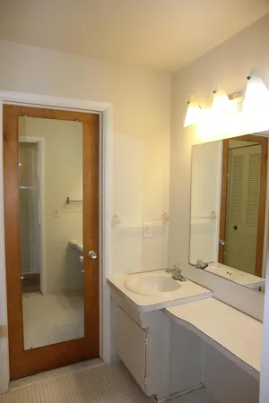 $1,800 | 1257 Island Drive, Unit 203, Ann Arbor, MI 48105