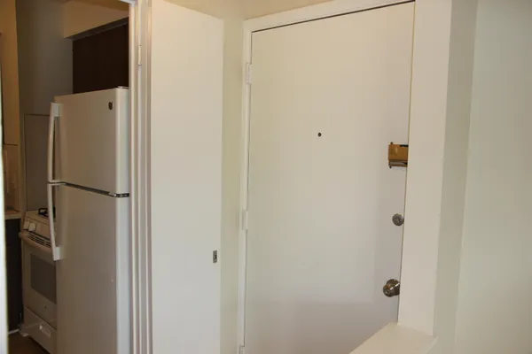 $1,800 | 1257 Island Drive, Unit 203, Ann Arbor, MI 48105