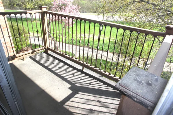$1,800 | 1257 Island Drive, Unit 203, Ann Arbor, MI 48105