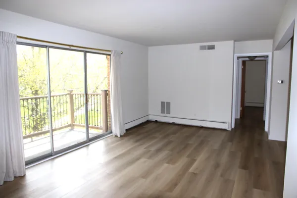 $1,800 | 1257 Island Drive, Unit 203, Ann Arbor, MI 48105