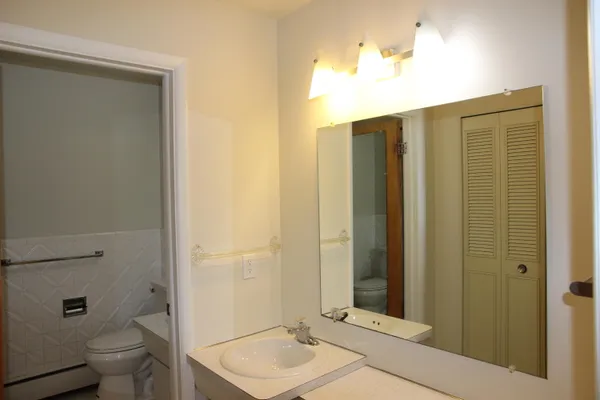 $1,800 | 1257 Island Drive, Unit 203, Ann Arbor, MI 48105
